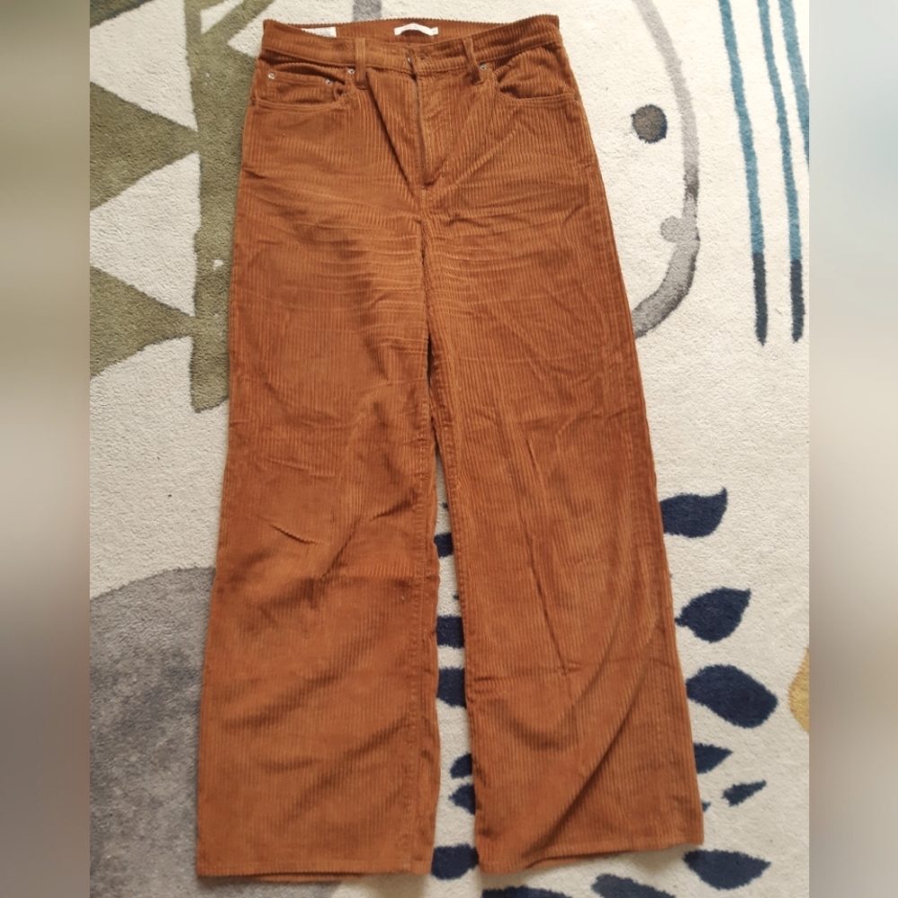 Levi's Wideleg Ribcage cord size 31